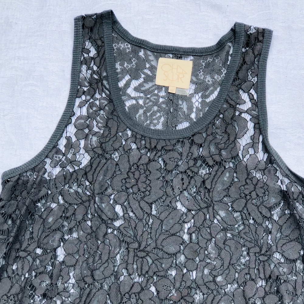 CHASER**Gray Lace Top**Medium - Picture 5 of 5